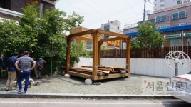 허가 없이 공원 정자 철거한 시의원 사연은?