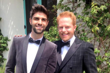 “우리는 법적 부부입니다” 동성 결혼식 올린 유명 연예인커플 8선