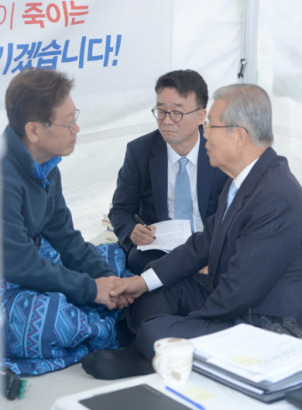 [서울포토] 김종인 대표, 단식투쟁 중인 이재명 성남시장 위로방문