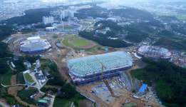 윤곽 드러나는 평창 빙상경기장