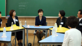 [서울포토] 박대통령, 초등 돌봄교실 현장 방문