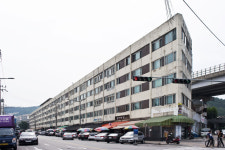 [건축가 황두진의 무지개떡 건축을 찾아서] <10> 거대 주상복합의 효시 유진상가