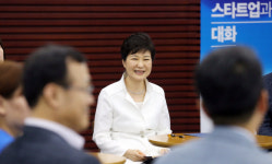 [서울포토] 박대통령, 판교 벤처벨리 방문