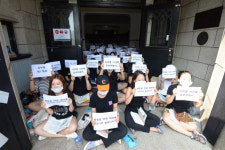 경찰 병력 1600명 투입… 이화여대에 무슨 일이