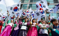 태극기 미리 준비하세요