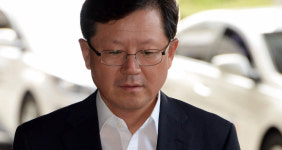 ‘특별수사팀 구성’ 윤갑근 특별수사팀장, 서울중앙지방검찰청 출근