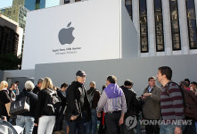 애플, 삼성전자 서초사옥 부근에 애플스토어 부지 물색…‘불편한 이웃’ 되나