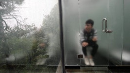 “유리병 걸린 중국” ´볼일´ 보며 숲 구경하는 화장실도 등장
