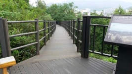 서대문구 안산 자락길 지하철 홍제역과 연결