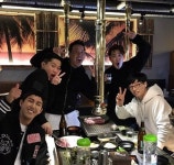 유재석 대상, 무한도전 팀과 회식 포착..정준하 “행복한 밤입니다”