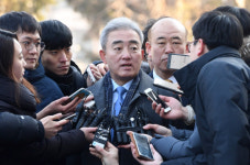 변호사김서룡법률사무소 | 유진룡 “영화 변호인 지원한 것 김기춘이 질책”