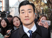 이영선 청와대 행정관, 박근혜 사저 방문…목적 등은 ‘묵묵부답’