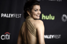 [포토] 벨라미 영, ‘시원하게 드러난 등’이 포인트