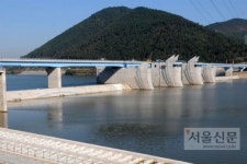 4대강 보 개방은 수위 낮추는 제한방류 수질개선 효과 의문