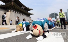 “철회” “유지”… 전교조 법외노조 딜레마