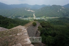 [서동철 기자의 스토리가 있는 문화유산기행] 견훤 탄생 설화 품은 금하굴… 백제 미륵불교 묻어 있는 견훤산성