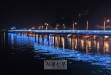 [손원천 기자의 호모나들이쿠스] 여수… 찬란한 밤의 여로