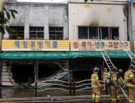 대전 중앙시장 화재로 점포 잃은 상인들 “하루 벌어 하루 먹고 사는데…”