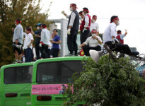 재개발 맞선 송파상운, 강제철거 용역과 충돌···버스기사들 8명 부상