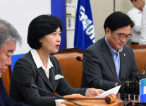 [서울포토] 北미사일 관련 발언하는 추미애 대표