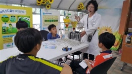 “해바라기 씨로 바이오디젤 만들어요”… 강동구 ‘초등생 체험농장’