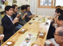 [현장 행정] 강동 경로당, 주민 모두 차차차