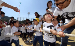 젖 먹던 힘까지… “영차영차”