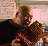 돈스파이크 스테이크 먹방 인증샷 “송곳니 나온 동물은 고기를 뜯어야...”