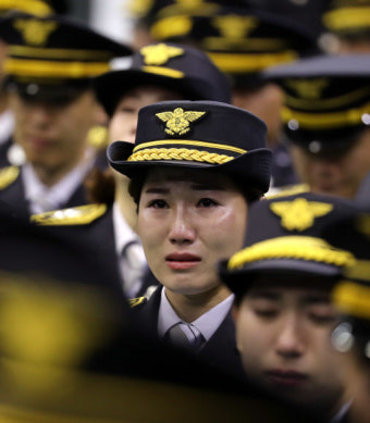 순직 소방관 영결식 “아스라이 져버린 꽃들이여” 눈물 속 거행