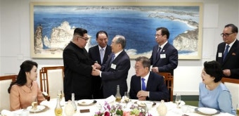 우원식 “102세 어머니, 북녘 두딸 기다려” 발언에 김정은 “최선 다하겠다”