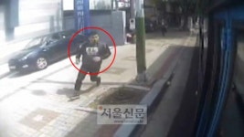 ‘멈춰요. 멈춰!’ 버스에 탄 범인 한눈에 알아본 형사