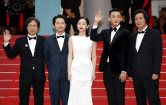 [포토] 칸 레드 카펫 점령한 영화 ‘버닝’ 배우와 감독