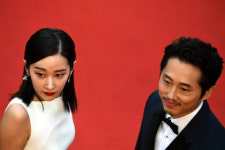 [포토] 칸영화제, 영화 ‘버닝’ 시사회 입장하는 주연배우 전종서-스티븐 연