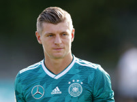 크로스 vs 한국 23명… 다윗·골리앗 몸값 대결