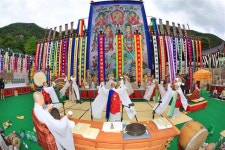 [서동철 논설위원의 스토리가 있는 문화유산기행] 공양왕 3부자 교살한 태조, 삼화사서 수륙재 열어 왕생 기원