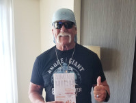 ‘인종차별 논란’ 헐크 호건, 3년 만에 WWE 복귀