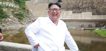 “김정은, 나훈아 기대…리설주 ‘남자는 다그래’ 가사에 공감”