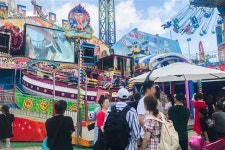 디스코팡팡 “여고생, 몸매 죽인다” 멘트 안 하면 망한다?