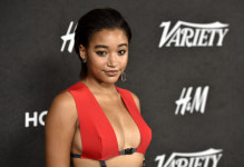 [포토] 아만들라 스텐버그, 앳된 외모에 ‘볼륨 몸매’