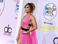 [포토] 제니퍼 로페즈, ‘섹시 카리스마’ 드레스 자태