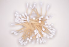 시중 유통 면봉에서 세균·형광증백제 검출…안전사고 위험도