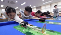 [포토 다큐] 우리 요즘 당구장 다녀요… 수업받으러, 데이트하러