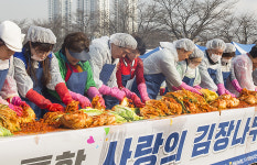 의왕시, 소외계층 2300여 가구에 김장김치 전달