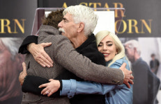 [포토] 영화 ‘스타 이즈 본’ 배우들의 끈끈한 우정