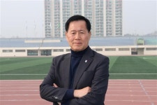 [함께 뜁시다! 넘버원 스포츠] “축구학교 설립 꿈, 스포츠클럽서 완성하고 싶어”