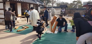 설 연휴 가족 추억만들기...군위 ‘사라온이야기마을’에서