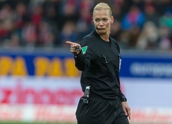 ‘반바지 입은 여성 심판’ 탓에 독일 축구중계 중단한 이란