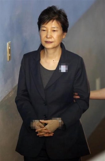 ‘국정농단’ 박근혜, 오늘밤 구속 기간 만료…기결수로 전환
