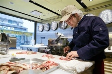 [장준우의 푸드 오디세이] 고기가 보이지 않는 정육점, 교토 ‘나카세이’