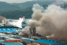 구미공단 대형 화재…4시간여 만에 5개 공장 전소
